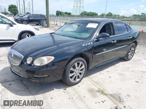 ✅ 2008 Buick LaCrosse Super • VIN: 2G4WN58C581158059 • Lot: 42535901. Wystawiony na IAAI z przebiegiem 116 104 mil. Bezpłatny archiwum sprzedaży aukcyjnych z USA i szczegółowy raport historii pojazdu na DreamBid. Zdjęcie 2.
