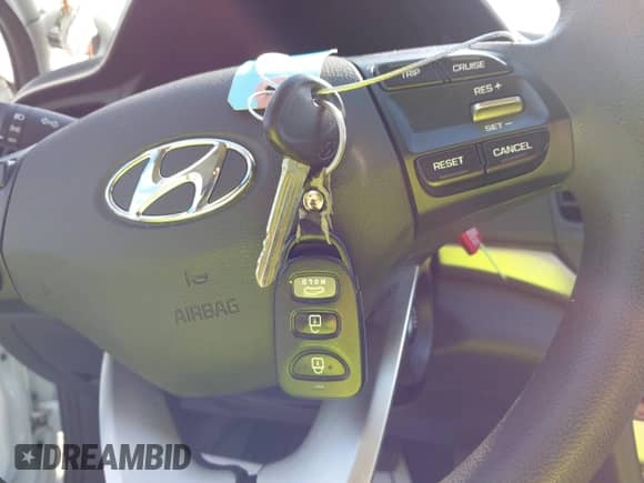 2019 Hyundai Elantra SE z VIN 5NPD74LF3KH415341, wystawiony jako IAAI lot #43413818 z przebiegiem 106 025 mil mil oraz . Historia ofert i sprzedaży dostępna na DreamBid. Obrazek 11.