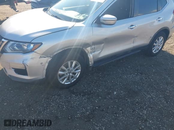 ✅ 2018 Nissan Rogue SV • VIN: 5N1AT2MVXJC712783 • Lot: 43445517. Wystawiony na IAAI z przebiegiem 113 388 mil. Bezpłatny archiwum sprzedaży aukcyjnych z USA i szczegółowy raport historii pojazdu na DreamBid. Zdjęcie 6.