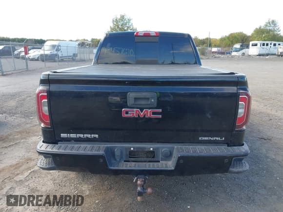 ✅ 2016 GMC Sierra 1500 Denali • VIN: 3GTU2PEC1GG285059 • Lot: 43457670. Listed on IAAI with 177,429 mi. Free auction sales archive from the USA and detailed vehicle history report at DreamBid. Image 17.