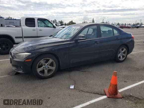 ✅ 2013 BMW 3 Series 328i • VIN: WBA3C1G51DNR47811 • Лот: 81149315. Опубликован ранее на Copart с пробегом 149 869 миль. Бесплатный доступ к архиву аукционных продаж из США и подробный отчёт об истории автомобиля на DreamBid. Изображение 1.