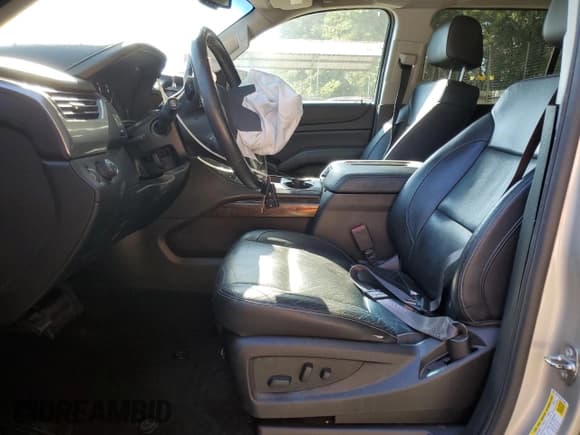 ✅ 2017 Chevrolet Suburban LT • VIN: 1GNSCHKC0HR158097 • Lot: 84901945. Listed on Copart with 123,331 mi. Free auction sales archive from the USA and detailed vehicle history report at DreamBid. Image 7.