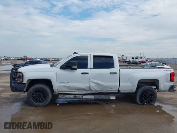 ✅ 2017 Chevrolet Silverado 2500HD Work Truck • VIN: 1GC1KUEG4HF237787 • Lot: 43037501. Listed on IAAI with 257,194 mi. Free auction sales archive from the USA and detailed vehicle history report at DreamBid. Image 6.