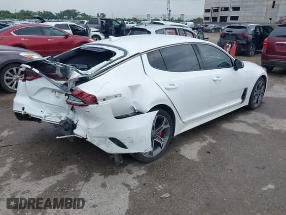 ✅ 2019 Kia Stinger GT • VIN: KNAE35LC6K6054934 • Lot: 42652217. Wystawiony na IAAI z przebiegiem 146 848 mil. Bezpłatny archiwum sprzedaży aukcyjnych z USA i szczegółowy raport historii pojazdu na DreamBid. Zdjęcie 4.