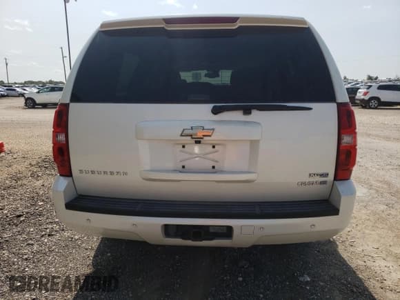 ✅ 2008 Chevrolet Suburban 2LT • VIN: 1GNFK16358R230448 • Lot: 63015024. Wystawiony na Copart z przebiegiem 157 843 mil. Bezpłatny archiwum sprzedaży aukcyjnych z USA i szczegółowy raport historii pojazdu na DreamBid. Zdjęcie 6.