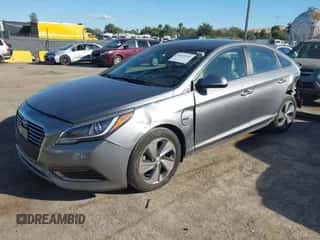 2017 Hyundai Sonata Limited с VIN KMHE54L28HA063330, выставлен на аукционе IAAI как лот 43429142 с пробегом 90 284 миль миль и . История ставок и продаж доступна на DreamBid. Изображение 2.