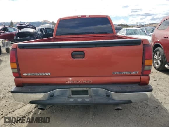 ✅ 2001 Chevrolet Silverado 1500 LS • VIN: 1GCEC19V61Z202596 • Лот: 71801924. Опубликован ранее на Copart с пробегом 282 128 миль. Бесплатный доступ к архиву аукционных продаж из США и подробный отчёт об истории автомобиля на DreamBid. Изображение 6.