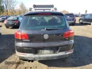 ✅ 2017 Volkswagen Tiguan Wolfsburg Edition • VIN: WVGRV7AX8HK002684 • Lot: 90586635. Wystawiony na Copart z przebiegiem 156 594 mil. Bezpłatny archiwum sprzedaży aukcyjnych z USA i szczegółowy raport historii pojazdu na DreamBid. Zdjęcie 6.