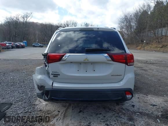2018 Mitsubishi Outlander ES с VIN JA4AZ3A36JZ049294, выставлен на аукционе IAAI как лот 41893220 с пробегом 56 241 миль миль и . История ставок и продаж доступна на DreamBid. Изображение 17.