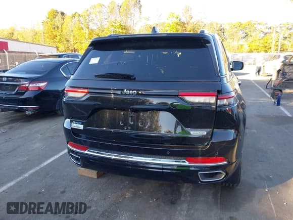 ✅ 2023 Jeep Grand Cherokee Overland • VIN: 1C4RJYD64P8785443 • Lot: 43499710. Listed on IAAI with 18,482 mi. Free auction sales archive from the USA and detailed vehicle history report at DreamBid. Image 17.