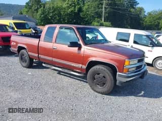 1998 Chevrolet Silverado 1500 z VIN 2GCEK19R9W1183208, wystawiony jako IAAI lot #42869881 z przebiegiem 227 062 mil mil oraz . Historia ofert i sprzedaży dostępna na DreamBid. Obrazek 1.