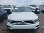 ✅ 2018 Volkswagen Tiguan SEL • VIN: 3VV2B7AX4JM119600 • Lot: 42460095. Wystawiony na IAAI z przebiegiem 126 617 mil. Bezpłatny archiwum sprzedaży aukcyjnych z USA i szczegółowy raport historii pojazdu na DreamBid. Zdjęcie 6.