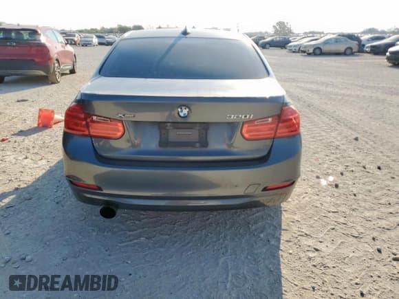 ✅ 2015 BMW 3 Series 320i xDrive • VIN: WBA3C3G52FNS75160 • Lot: 85280365. Wystawiony na Copart z przebiegiem 171 713 mil. Bezpłatny archiwum sprzedaży aukcyjnych z USA i szczegółowy raport historii pojazdu na DreamBid. Zdjęcie 6.