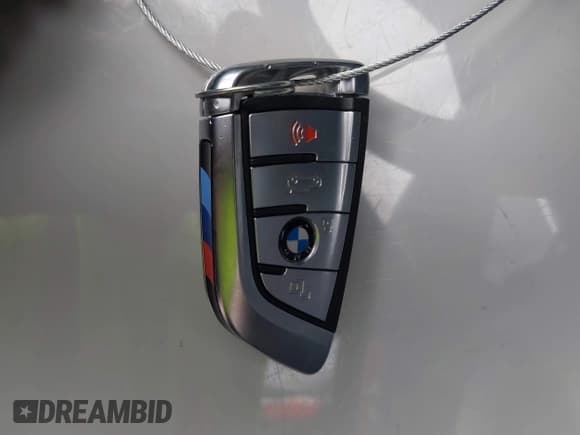 ✅ 2022 BMW 8 Series M850i • VIN: WBAGV8C04NCH90015 • Lot: 42020711. Wystawiony na IAAI z przebiegiem 39 801 mil. Bezpłatny archiwum sprzedaży aukcyjnych z USA i szczegółowy raport historii pojazdu na DreamBid. Zdjęcie 11.