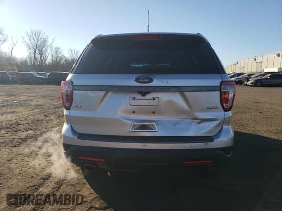 ✅ 2018 Ford Explorer XLT • VIN: 1FM5K8D88JGA61261 • Lot: 93478015. Wystawiony na Copart z przebiegiem 83 840 mil. Bezpłatny archiwum sprzedaży aukcyjnych z USA i szczegółowy raport historii pojazdu na DreamBid. Zdjęcie 6.