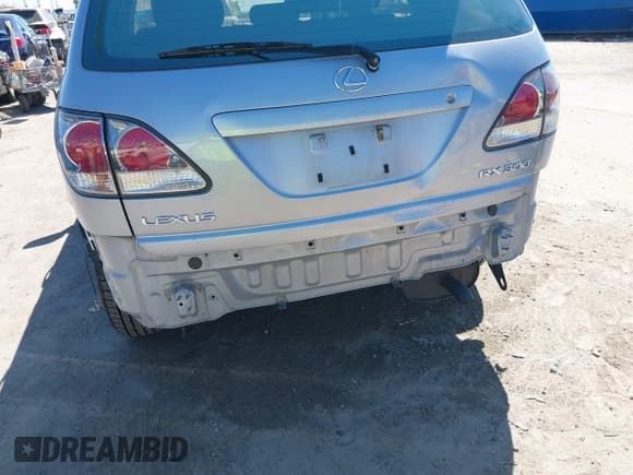 ✅ 2003 Lexus RX 300 • VIN: JTJGF10UX30156604 • Lot: 43126121. Wystawiony na IAAI z przebiegiem 133 174 mil. Bezpłatny archiwum sprzedaży aukcyjnych z USA i szczegółowy raport historii pojazdu na DreamBid. Zdjęcie 6.