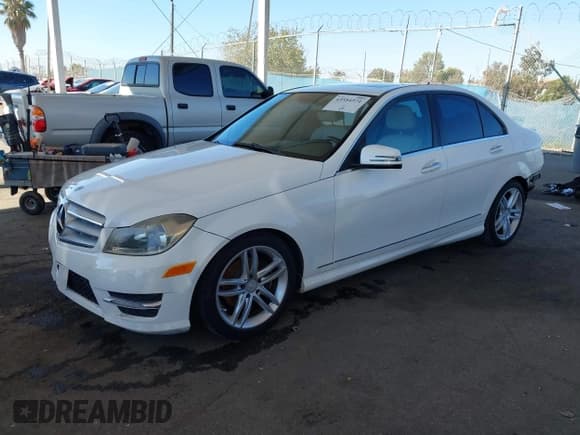 ✅ 2013 Mercedes-Benz C 250 Sport • VIN: WDDGF4HB3DR272141 • Lot: 43584571. Listed on IAAI with 191,607 mi. Free auction sales archive from the USA and detailed vehicle history report at DreamBid. Image 18.