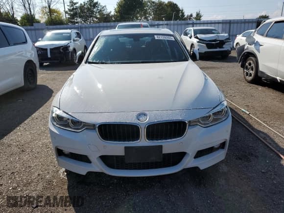 ✅ 2018 BMW 3 Series 330i xDrive • VIN: WBA8D9C56JA614420 • Lot: 82139265. Listed on Copart with 82,608 mi. Free auction sales archive from the USA and detailed vehicle history report at DreamBid. Image 5.