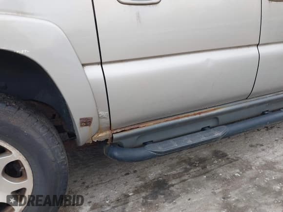 ✅ 2004 Chevrolet Suburban LS • VIN: 3GNFK16Z84G300572 • Лот: 41892151. Опубликован ранее на IAAI с пробегом Не указан. Бесплатный доступ к архиву аукционных продаж из США и подробный отчёт об истории автомобиля на DreamBid. Изображение 14.