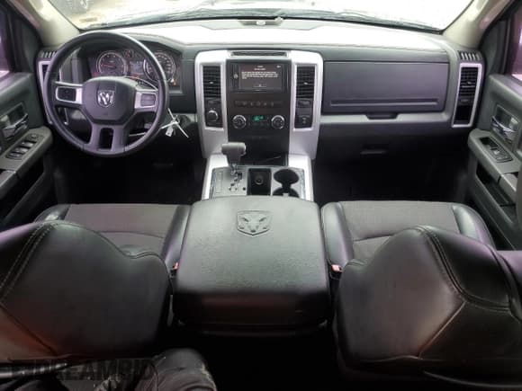 ✅ 2010 Dodge 1500 ST • VIN: 1D7RV1GT9AS175261 • Lot: 65811215. Wystawiony na Copart z przebiegiem 128 613 mil. Bezpłatny archiwum sprzedaży aukcyjnych z USA i szczegółowy raport historii pojazdu na DreamBid. Zdjęcie 8.