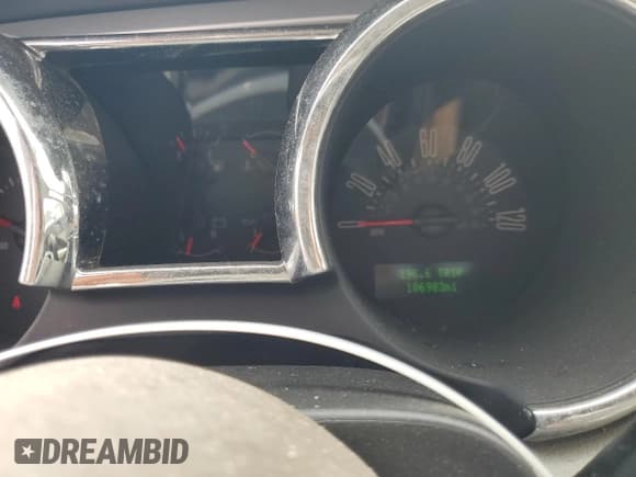 ✅ 2005 Ford Mustang Deluxe • VIN: 1ZVHT80NX55102160 • Lot: 59017895. Listed on Copart with 106,903 mi. Free auction sales archive from the USA and detailed vehicle history report at DreamBid. Image 9.