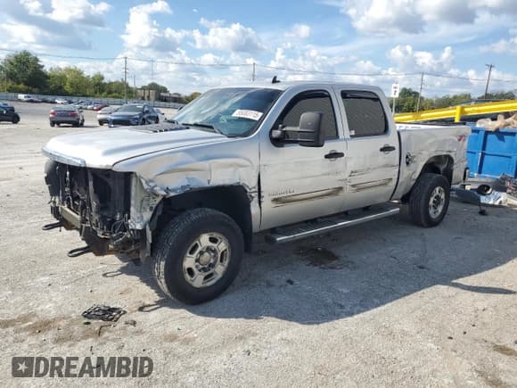 ✅ 2011 GMC Sierra 2500HD SLE • VIN: 1GT120CG7BF154907 • Лот: 85083115. Опубликован ранее на Copart с пробегом 138 860 миль. Бесплатный доступ к архиву аукционных продаж из США и подробный отчёт об истории автомобиля на DreamBid. Изображение 1.
