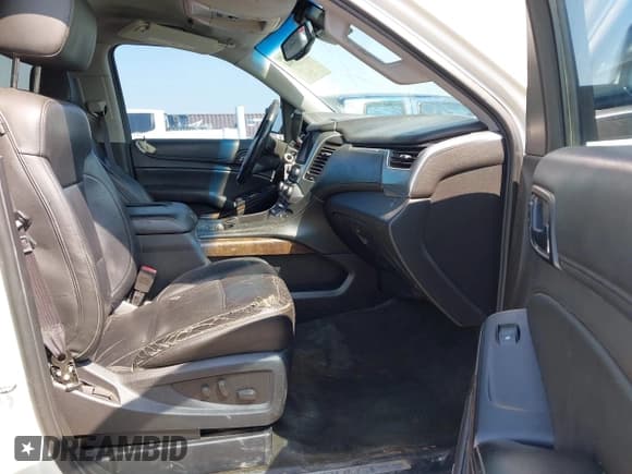 ✅ 2015 Chevrolet Tahoe LT • VIN: 1GNSCBKC8FR218895 • Lot: 43179904. Listed on IAAI with 230,145 mi. Free auction sales archive from the USA and detailed vehicle history report at DreamBid. Image 5.