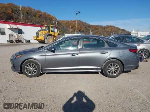 ✅ 2018 Hyundai Sonata SE • VIN: 5NPE24AF7JH637661 • Лот: 43591747. Опубликован ранее на IAAI с пробегом 127 225 миль. Бесплатный доступ к архиву аукционных продаж из США и подробный отчёт об истории автомобиля на DreamBid. Изображение 14.