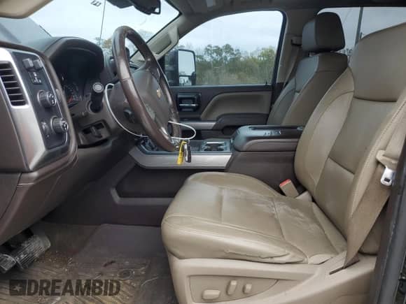 2016 Chevrolet Silverado 3500HD LTZ z VIN 1GC4K0E89GF287467, wystawiony jako Copart lot #79270264 z przebiegiem 147 184 mil mil oraz Szkoda całkowita • Salvage title. Historia ofert i sprzedaży dostępna na DreamBid. Obrazek 7.