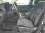 2018 Hyundai Tucson Value z VIN KM8J33A26JU784560, wystawiony jako Copart lot #61024255 z przebiegiem 111 219 mil mil oraz Czysty tytuł • Clean title. Historia ofert i sprzedaży dostępna na DreamBid. Obrazek 7.