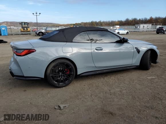 ✅ 2024 BMW M4 Competition xDrive • VIN: WBS33BA05RCN54847 • Lot: 76972564. Listed on Copart with 9,527 mi. Free auction sales archive from the USA and detailed vehicle history report at DreamBid. Image 3.