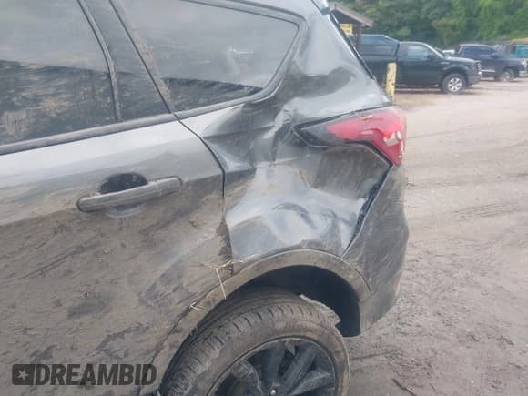 ✅ 2019 Ford Escape SE • VIN: 1FMCU9GD9KUB18019 • Lot: 43112673. Listed on IAAI with 86,449 mi. Free auction sales archive from the USA and detailed vehicle history report at DreamBid. Image 13.