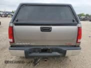 ✅ 2009 GMC Sierra 1500 • VIN: 3GTEK33229G125170 • Lot: 70583455. Wystawiony na Copart z przebiegiem 221 056 mil. Bezpłatny archiwum sprzedaży aukcyjnych z USA i szczegółowy raport historii pojazdu na DreamBid. Zdjęcie 6.