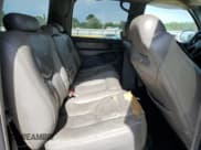 ✅ 2003 Chevrolet Suburban LT • VIN: 1GNEC16Z23J338840 • Лот: 59962715. Опубликован ранее на Copart с пробегом 264 250 миль. Бесплатный доступ к архиву аукционных продаж из США и подробный отчёт об истории автомобиля на DreamBid. Изображение 11.