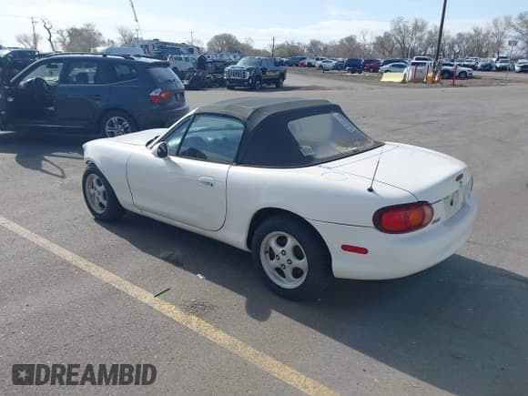 ✅ 1999 Mazda MX-5 Miata • VIN: JM1NB3538X0109224 • Lot: 41980020. Listed on IAAI with Not provided. Free auction sales archive from the USA and detailed vehicle history report at DreamBid. Image 3.