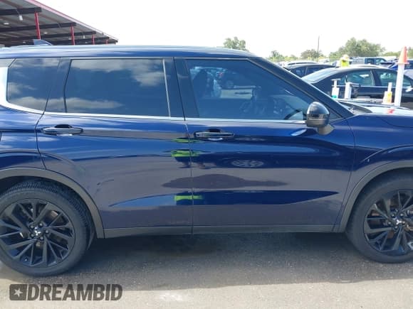 ✅ 2022 Mitsubishi Outlander SE • VIN: JA4J3UA80NZ065158 • Lot: 42538514. Listed on IAAI with 70,400 mi. Free auction sales archive from the USA and detailed vehicle history report at DreamBid. Image 13.