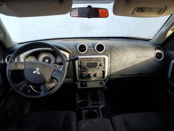 ✅ 2008 Mitsubishi Raider LS • VIN: 1Z7HT28K98S610107 • Лот: 43943935. Опубликован ранее на Copart с пробегом 215 482 миль. Бесплатный доступ к архиву аукционных продаж из США и подробный отчёт об истории автомобиля на DreamBid. Изображение 8.