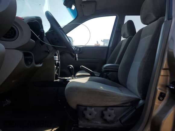 2004 Hyundai Santa Fe с VIN KM8SB73DX4U743480, выставлен на аукционе Copart как лот 51443015 с пробегом 261 381 миль миль и Списание • Salvage title. История ставок и продаж доступна на DreamBid. Изображение 7.