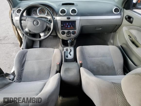 ✅ 2007 Suzuki Forenza • VIN: KL5JD86Z97K720530 • Lot: 85948614. Wystawiony na Copart z przebiegiem 158 174 mil. Bezpłatny archiwum sprzedaży aukcyjnych z USA i szczegółowy raport historii pojazdu na DreamBid. Zdjęcie 8.