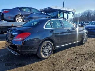 ✅ 2015 Mercedes-Benz C 300 • VIN: 55SWF4KB8FU043041 • Lot: 92699765. Wystawiony na Copart z przebiegiem 99 196 mil. Bezpłatny archiwum sprzedaży aukcyjnych z USA i szczegółowy raport historii pojazdu na DreamBid. Zdjęcie 3.