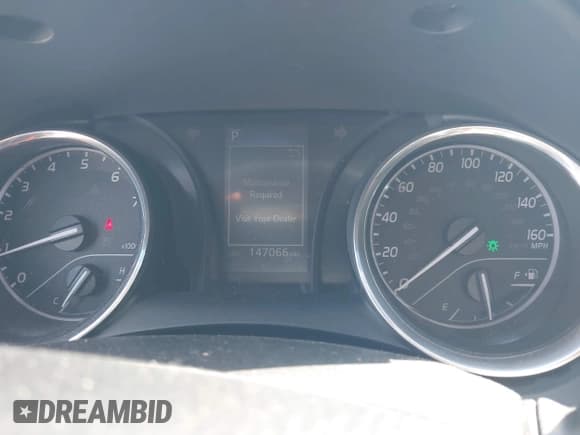 ✅ 2020 Toyota Camry SE • VIN: 4T1G11AK0LU501612 • Лот: 42241264. Опубликован ранее на IAAI с пробегом 147 066 миль. Бесплатный доступ к архиву аукционных продаж из США и подробный отчёт об истории автомобиля на DreamBid. Изображение 7.