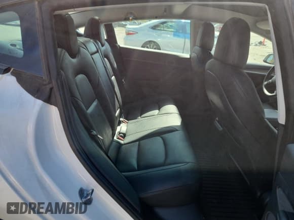 ✅ 2022 Tesla Model 3 • VIN: 5YJ3E1EA6NF328750 • Lot: 82206215. Wystawiony na Copart z przebiegiem 45 786 mil. Bezpłatny archiwum sprzedaży aukcyjnych z USA i szczegółowy raport historii pojazdu na DreamBid. Zdjęcie 10.