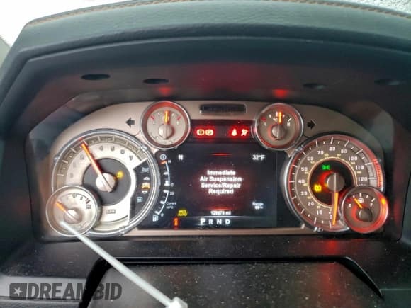 ✅ 2015 Ram 1500 Laramie Longhorn • VIN: 1C6RR7PT4FS509941 • Лот: 92844275. Опубликован ранее на Copart с пробегом 126 978 миль. Бесплатный доступ к архиву аукционных продаж из США и подробный отчёт об истории автомобиля на DreamBid. Изображение 9.