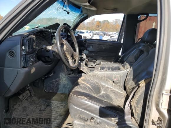 ✅ 2004 Chevrolet Silverado 2500HD LS • VIN: 1GCHK23124F119653 • Lot: 92256905. Wystawiony na Copart z przebiegiem Nie podano. Bezpłatny archiwum sprzedaży aukcyjnych z USA i szczegółowy raport historii pojazdu na DreamBid. Zdjęcie 7.