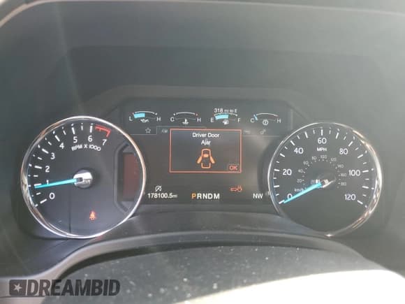 ✅ 2018 Ford Expedition Max XLT • VIN: 1FMJK1JT0JEA62141 • Лот: 86609465. Опубликован ранее на Copart с пробегом 178 100 миль. Бесплатный доступ к архиву аукционных продаж из США и подробный отчёт об истории автомобиля на DreamBid. Изображение 9.