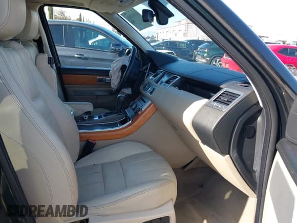 ✅ 2010 Land Rover Range Rover Sport HSE Lux • VIN: SALSK2D48AA212810 • Lot: 41943041. Listed on IAAI with 111,896 mi. Free auction sales archive from the USA and detailed vehicle history report at DreamBid. Image 5.