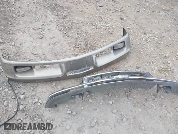 ✅ 2000 Oldsmobile Bravada • VIN: 1GHDT13W3Y2302861 • Lot: 42984576. Wystawiony na IAAI z przebiegiem 219 762 mil. Bezpłatny archiwum sprzedaży aukcyjnych z USA i szczegółowy raport historii pojazdu na DreamBid. Zdjęcie 12.