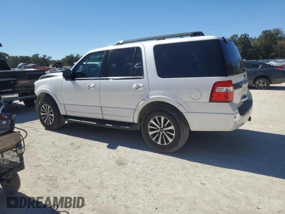 ✅ 2016 Ford Expedition XLT • VIN: 1FMJU1JT3GEF54343 • Lot: 45271995. Listed on Copart with 110,253 mi. Free auction sales archive from the USA and detailed vehicle history report at DreamBid. Image 2.