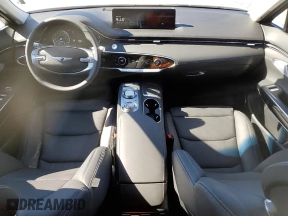 ✅ 2025 Genesis GV70 2.5T • VIN: KMUMADTB6SU221923 • Lot: 52505625. Listed on Copart with 171 mi. Free auction sales archive from the USA and detailed vehicle history report at DreamBid. Image 8.