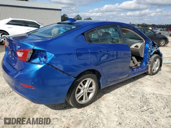 2017 Chevrolet Cruze LT z VIN 1G1BH5SEXH7239185, wystawiony jako Copart lot #45690555 z przebiegiem 70 378 mil mil oraz Nie do naprawy • Non repairable. Historia ofert i sprzedaży dostępna na DreamBid. Obrazek 3.